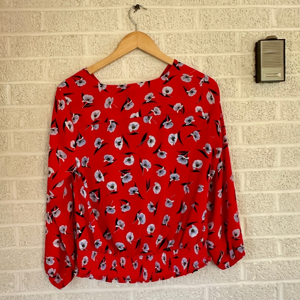 Ann Taylor Red Floral V Neck Balloon Blouse | Women’s MP - Picture 2 of 7